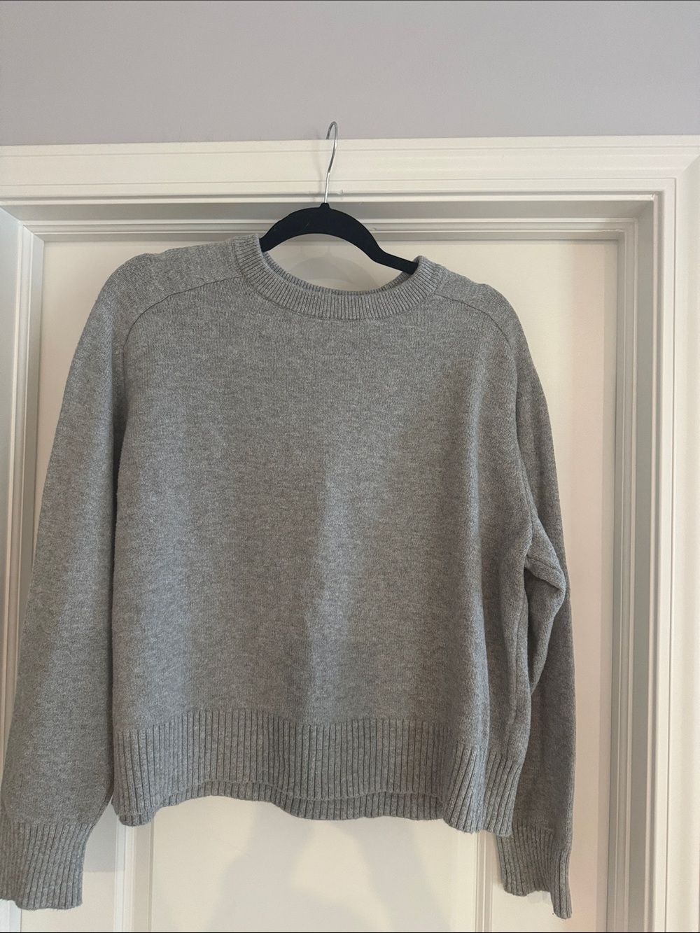 Banana Republic Factou Classic Grey Crewneck Sweater - Women